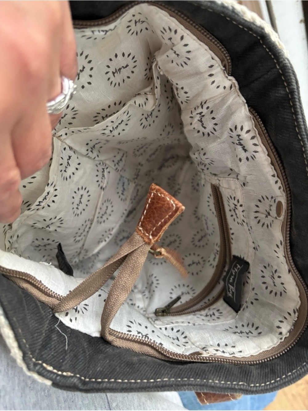 The Myra Bag Canvas Tote Crossbody Boho Paisley Print Cowhide Leather Western - Picture 4 of 7